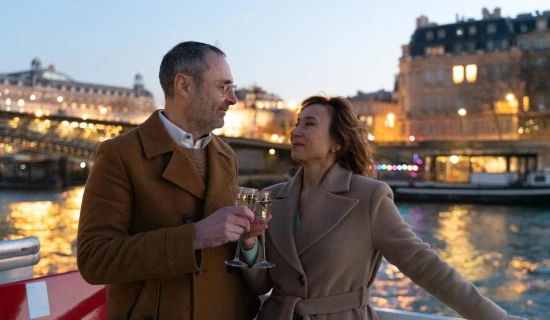 Valentine's Day in Paris: Champagne Cruise in the evening