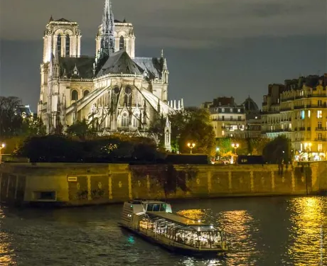 Cena crucero por el Sena en París