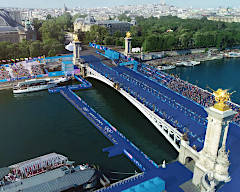 Private tour of Paris 2h and Seine cruise 1h - Paris 2024 Olympic Games Tour