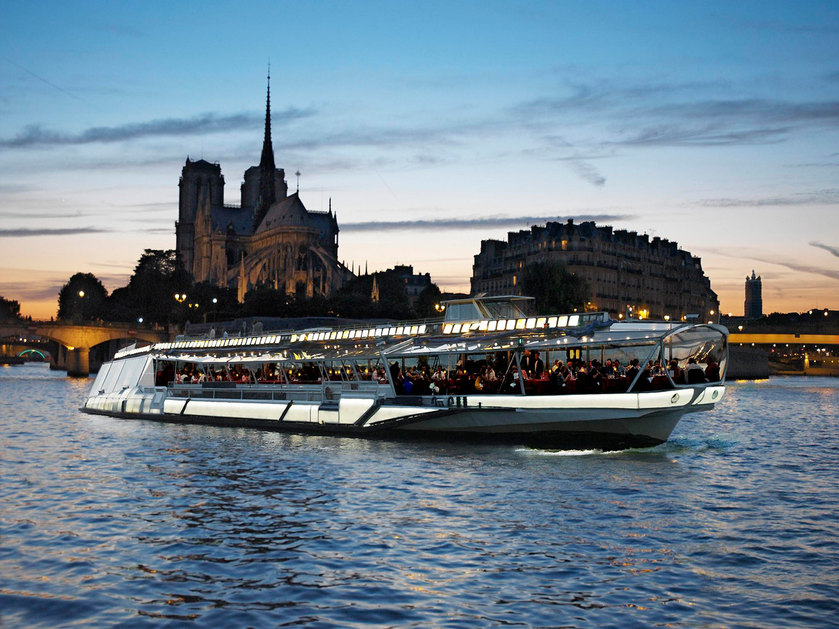 Paris Seine River Dinner Cruise With Live Music By Bateaux Mouches, Grand  Summit Hotel Sunday River