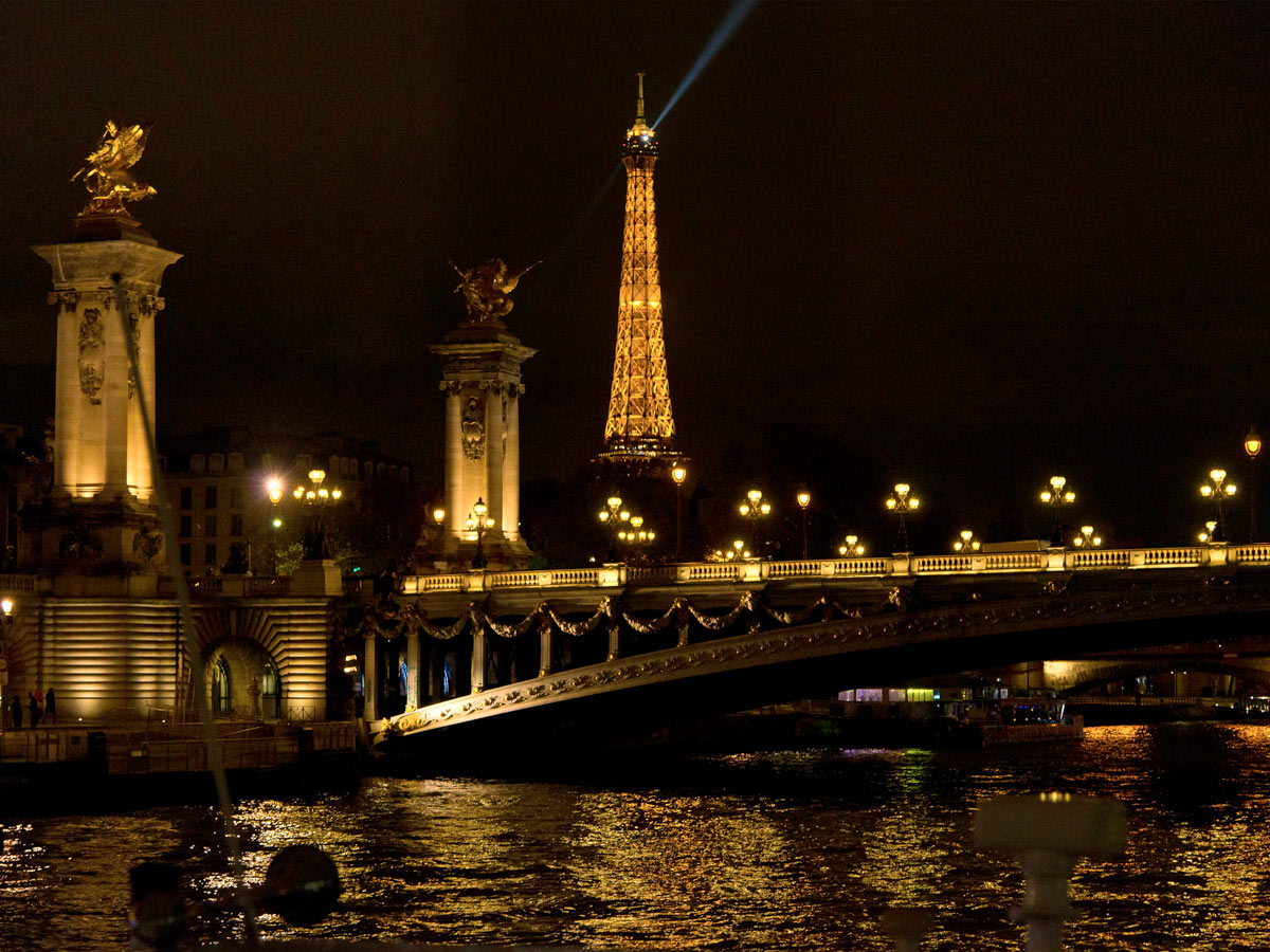 New Year's Eve champagne cruise | France Tourisme